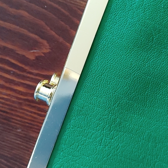 Green clutch (vegan) - Picture 5 of 5